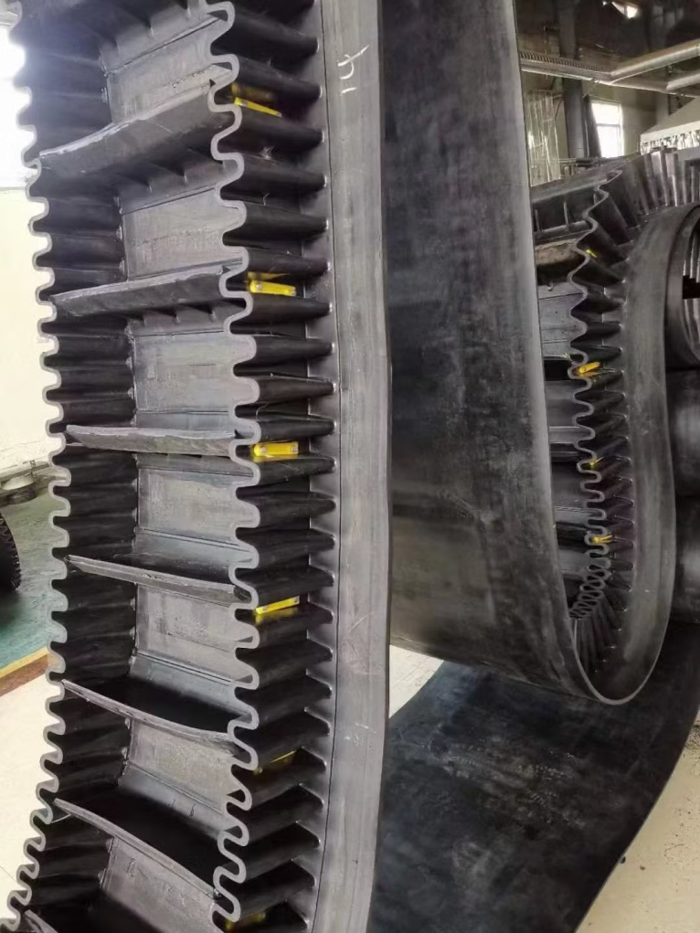 Heavy-Duty-Long-Distance-Cleat-Sidewall-Corrugated-Ep-Rubber-Conveyor-Belt